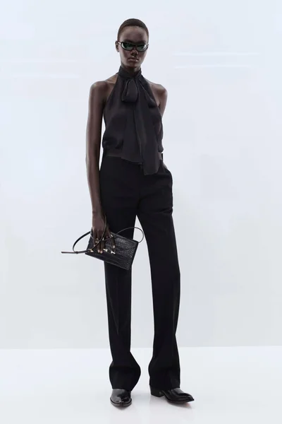 Look 10